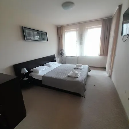 Royal Towers Apartment *